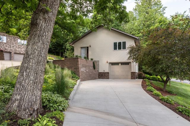 6317 Oak Meadow Lane NW, Rochester, MN 55901