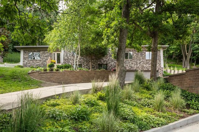 6317 Oak Meadow Lane NW, Rochester, MN 55901