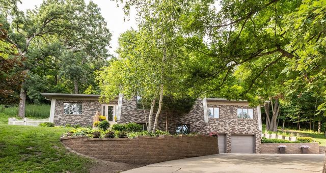 6317 Oak Meadow Lane NW, Rochester, MN 55901