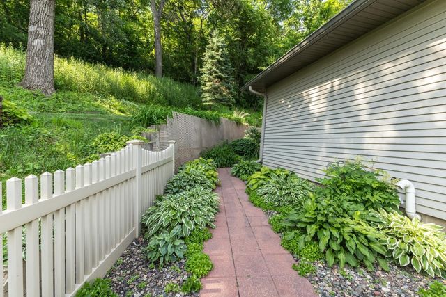 6317 Oak Meadow Lane NW, Rochester, MN 55901