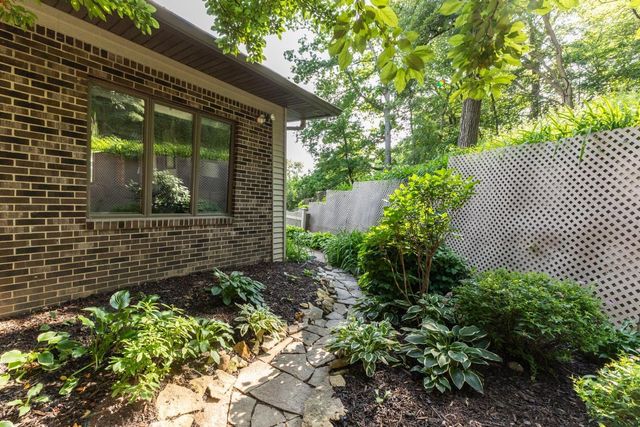 6317 Oak Meadow Lane NW, Rochester, MN 55901