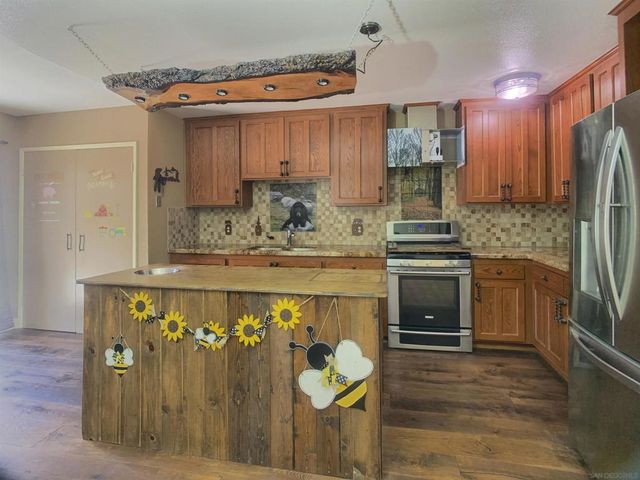 12706 Julian Ave, Lakeside, CA 92040