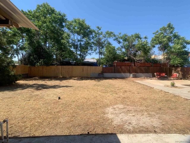 12706 Julian Ave, Lakeside, CA 92040