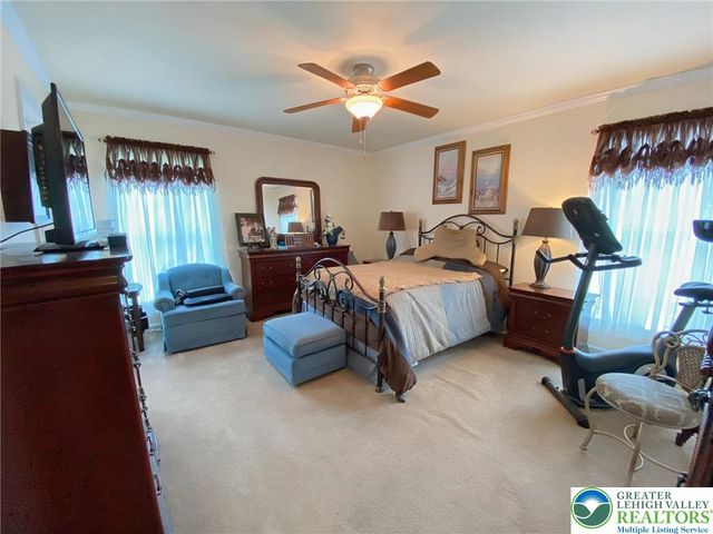 673 Rosecliff Drive, Forks Twp, PA 18040