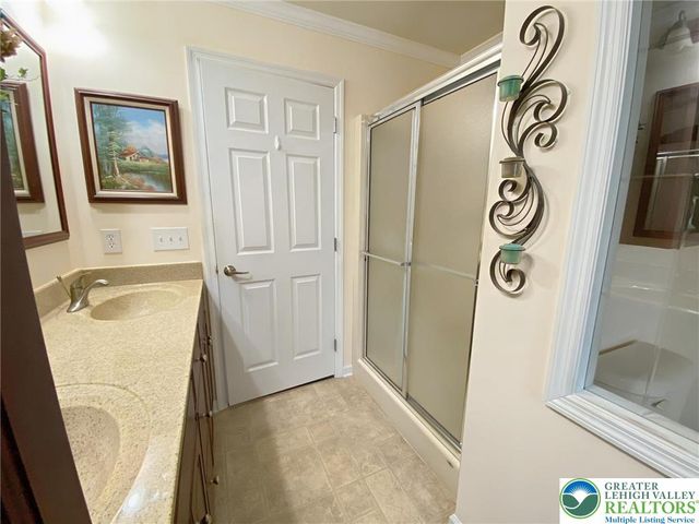 673 Rosecliff Drive, Forks Twp, PA 18040