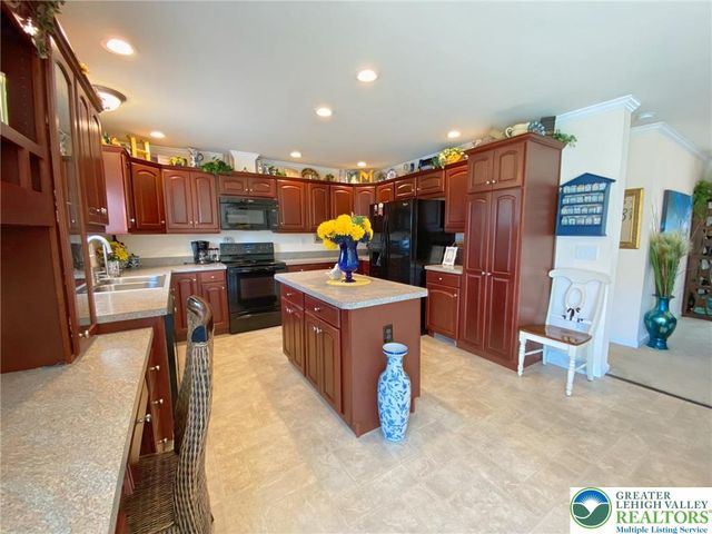 673 Rosecliff Drive, Forks Twp, PA 18040