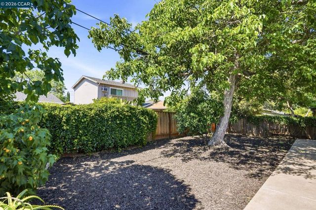 1161 Aspen Dr, Concord, CA 94520