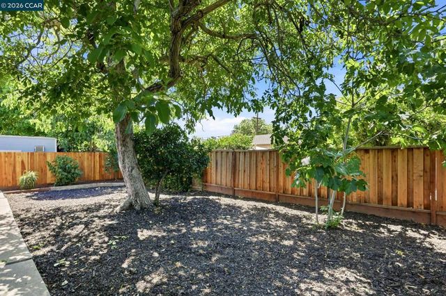 1161 Aspen Dr, Concord, CA 94520