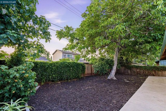 1161 Aspen Dr, Concord, CA 94520