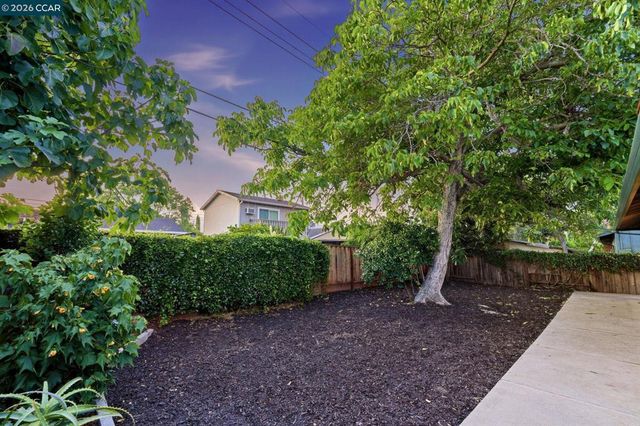 1161 Aspen Dr, Concord, CA 94520