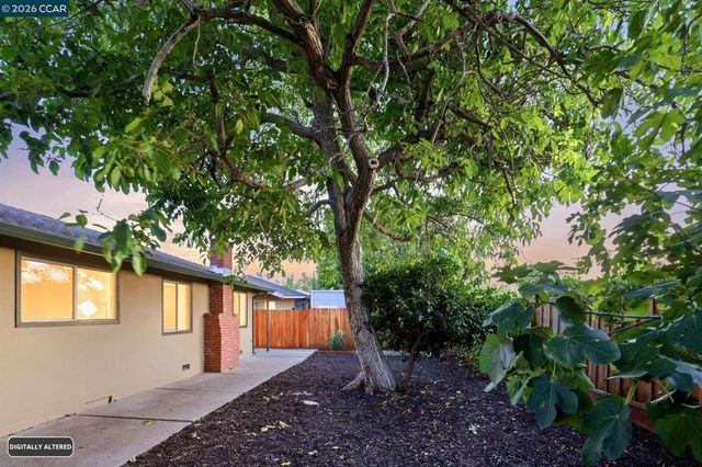 1161 Aspen Dr, Concord, CA 94520