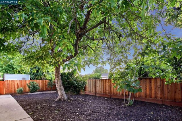 1161 Aspen Dr, Concord, CA 94520