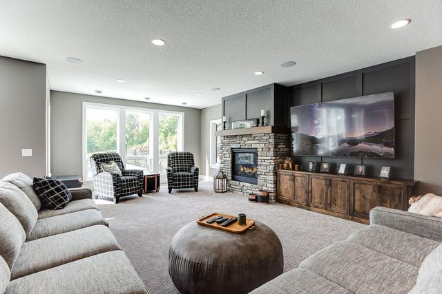 4906 139th Avenue NE, Ham Lake, MN 55304