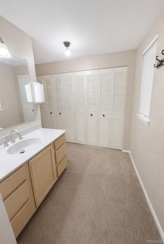 24600 Olde Orchard Street, Novi, MI 48375