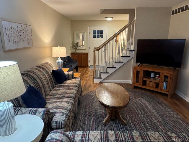 24600 Olde Orchard Street, Novi, MI 48375