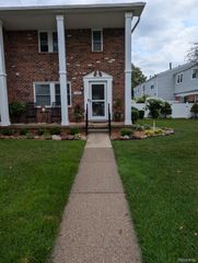 24600 Olde Orchard Street, Novi, MI 48375