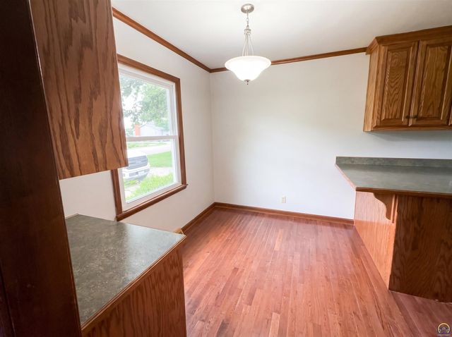 2021 SW 29th TER, Topeka, KS 66611