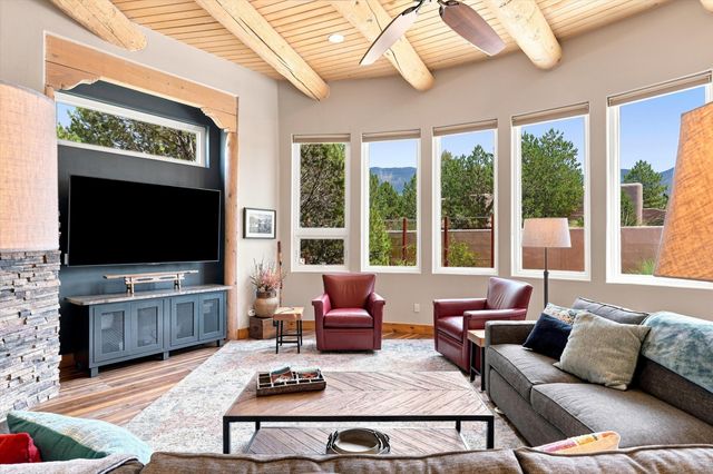 6420 Anasazi Drive NE, Albuquerque, NM 87111