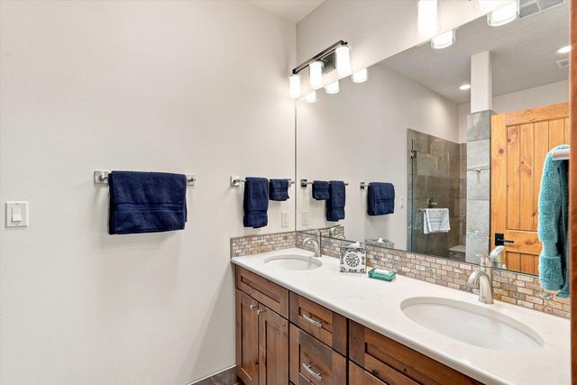 6420 Anasazi Drive NE, Albuquerque, NM 87111