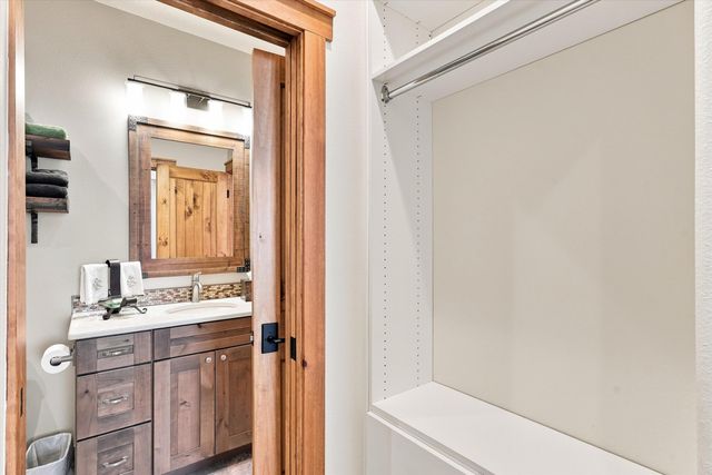 6420 Anasazi Drive NE, Albuquerque, NM 87111