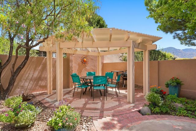 6420 Anasazi Drive NE, Albuquerque, NM 87111