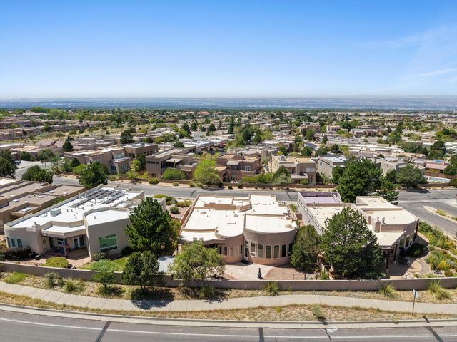 6420 Anasazi Drive NE, Albuquerque, NM 87111