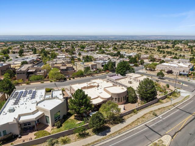6420 Anasazi Drive NE, Albuquerque, NM 87111