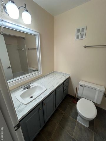 683 E Fox Hills Drive 68, Bloomfield Hills, MI 48304