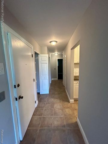 683 E Fox Hills Drive 68, Bloomfield Hills, MI 48304