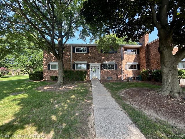 683 E Fox Hills Drive 68, Bloomfield Hills, MI 48304