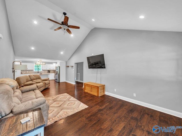 2450 Kuykendall Road, Albertville, AL 35951