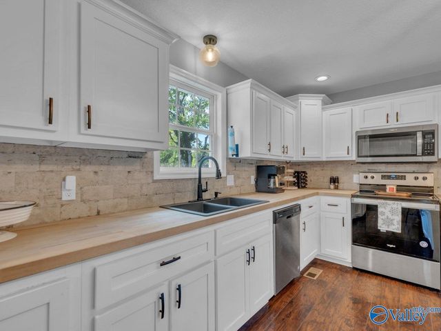2450 Kuykendall Road, Albertville, AL 35951