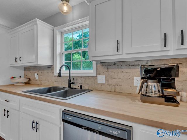 2450 Kuykendall Road, Albertville, AL 35951