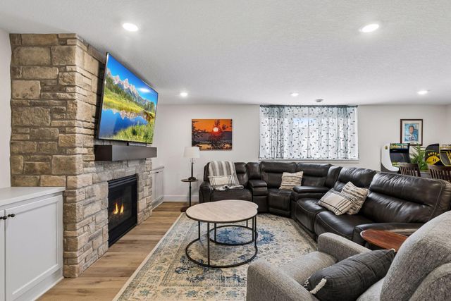 14320 Grantaire Lane N, Hugo, MN 55038