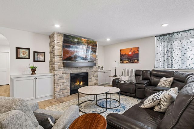14320 Grantaire Lane N, Hugo, MN 55038