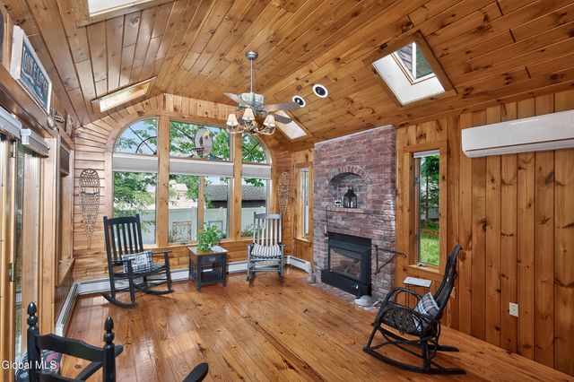 7 Jerome Lane, Moreau, NY 12803