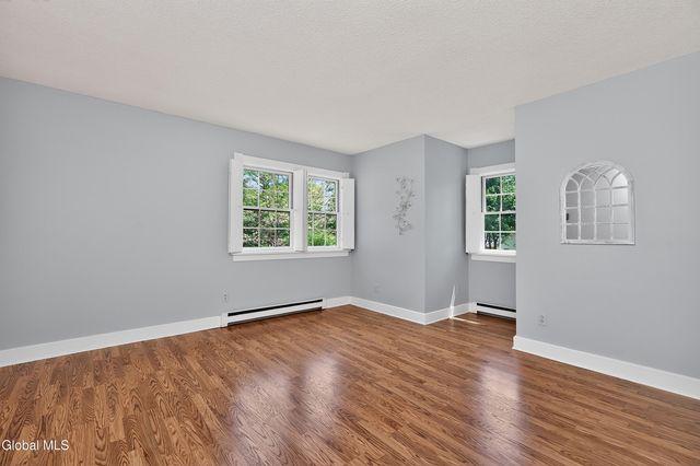 7 Jerome Lane, Moreau, NY 12803