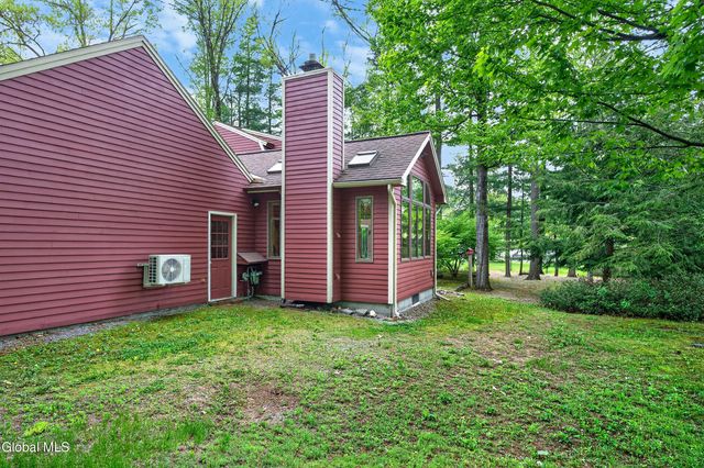 7 Jerome Lane, Moreau, NY 12803