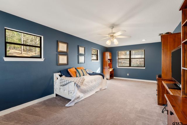 1805 E Lake Dr, Gladewater, TX 75647