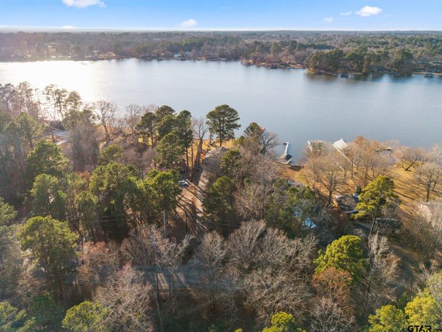 1805 E Lake Dr, Gladewater, TX 75647