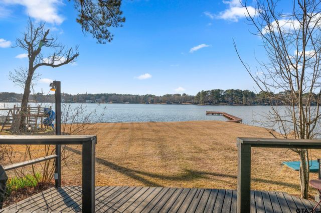 1805 E Lake Dr, Gladewater, TX 75647