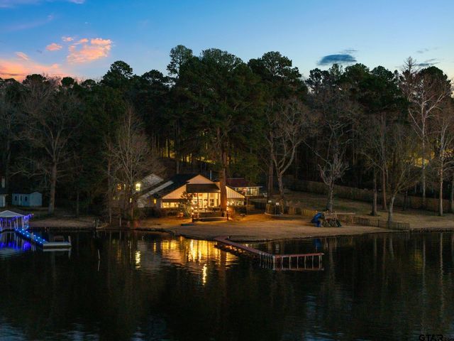 1805 E Lake Dr, Gladewater, TX 75647