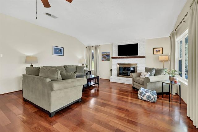 255 Edgewater Way, Point Blank, TX 77364