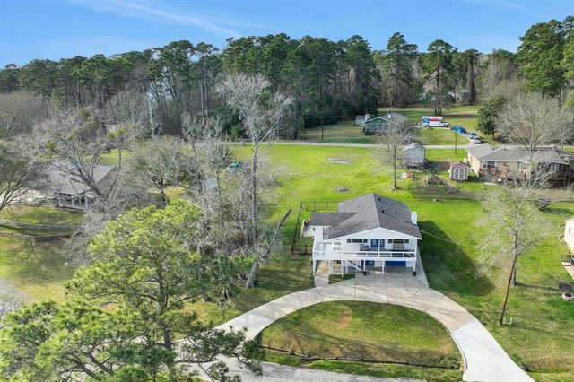 255 Edgewater Way, Point Blank, TX 77364