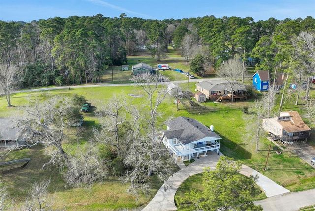 255 Edgewater Way, Point Blank, TX 77364