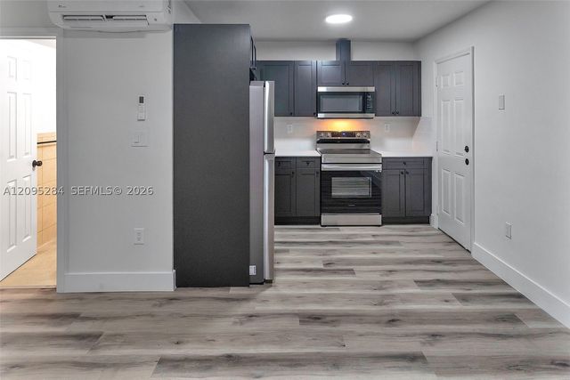 4037 SW 65th Ave 13, South Miami, FL 33155