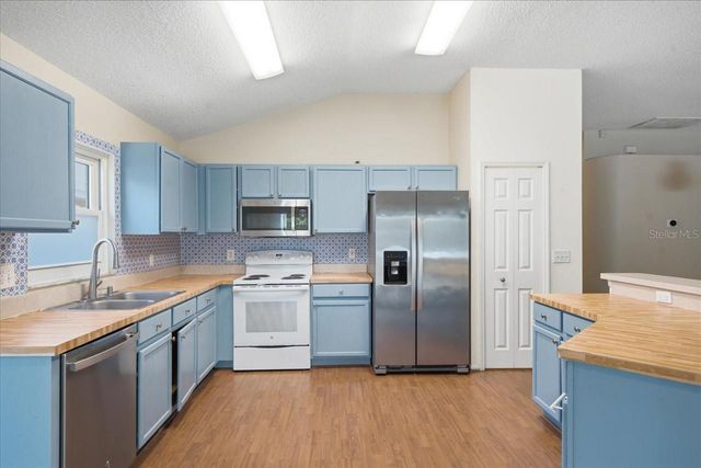 4532 WILD PLUM LANE, Lutz, FL 33558