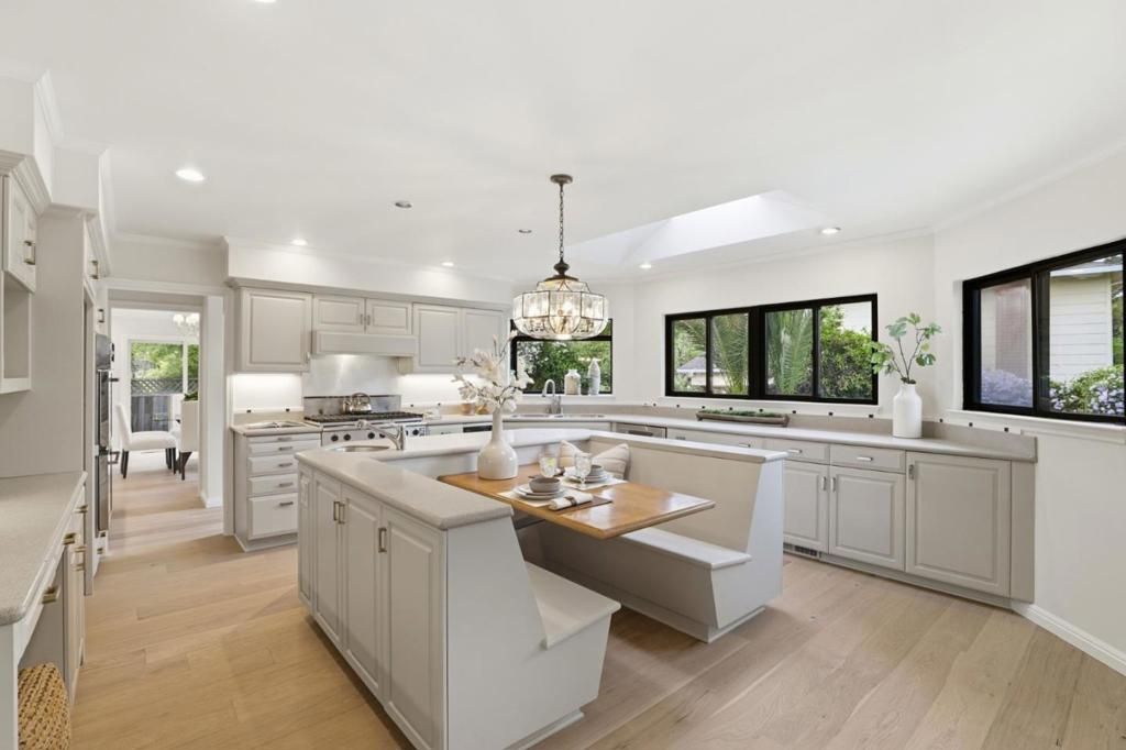 Image 9 of property listing at 6071 Burchell Avenue, San Jose, CA 95120