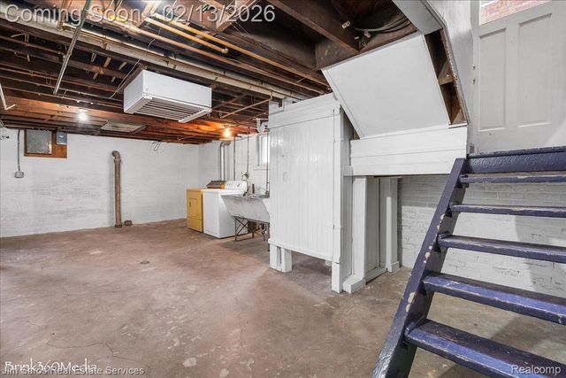 1338 Somerset Avenue, Grosse Pointe Park, MI 48230