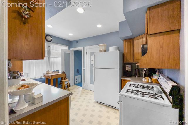 1338 Somerset Avenue, Grosse Pointe Park, MI 48230